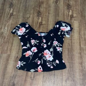 BUTTON UP FLOWER PATTERNED CROP TOP